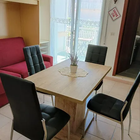 Viale Aurora Апартаменти *