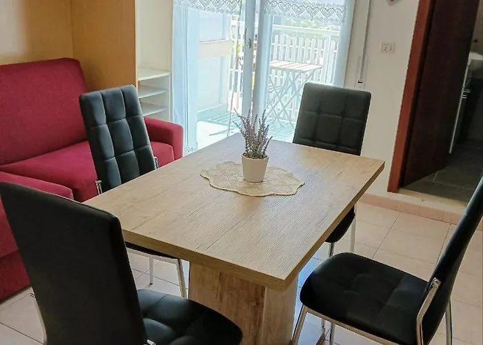 Viale Aurora Apartman *